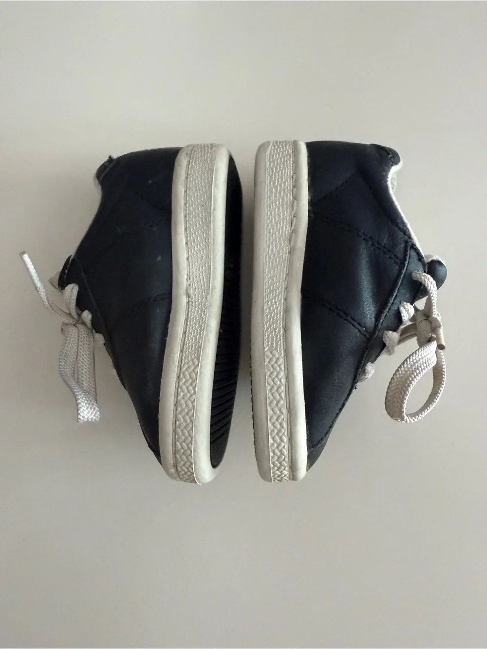 Vintage sneakers 1996 Baby Guess Shoes Size 5 Gently Worn Black White